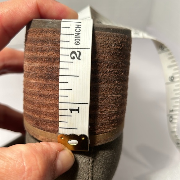 TOMS Women's Esme Desert Taupe Suede Chelsea Boot Size 8. 2.5” heel size - Picture 14 of 15